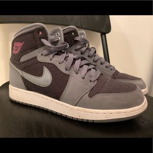 Girls (kids) Size 6.5 - Women’s 8 Nike Air Force 1